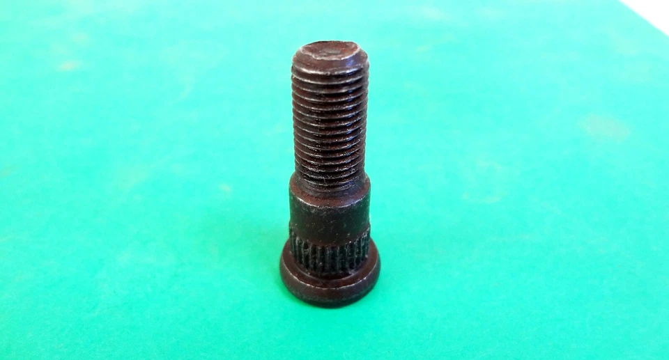 Tornillo de tuerca de rueda hecho en EE. UU. 1973-76 Plymouth Duster Scamp Val Dodge Dart Mopar A Foto 2 de 3