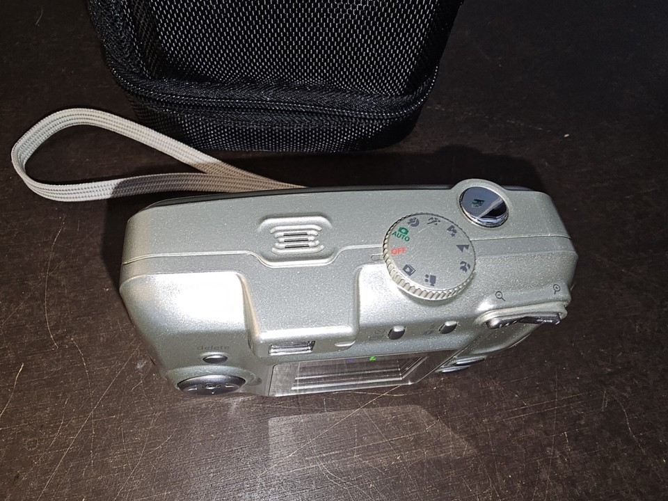 Kodak EasyShare CX7525 Digital Camera (Used, with case No other