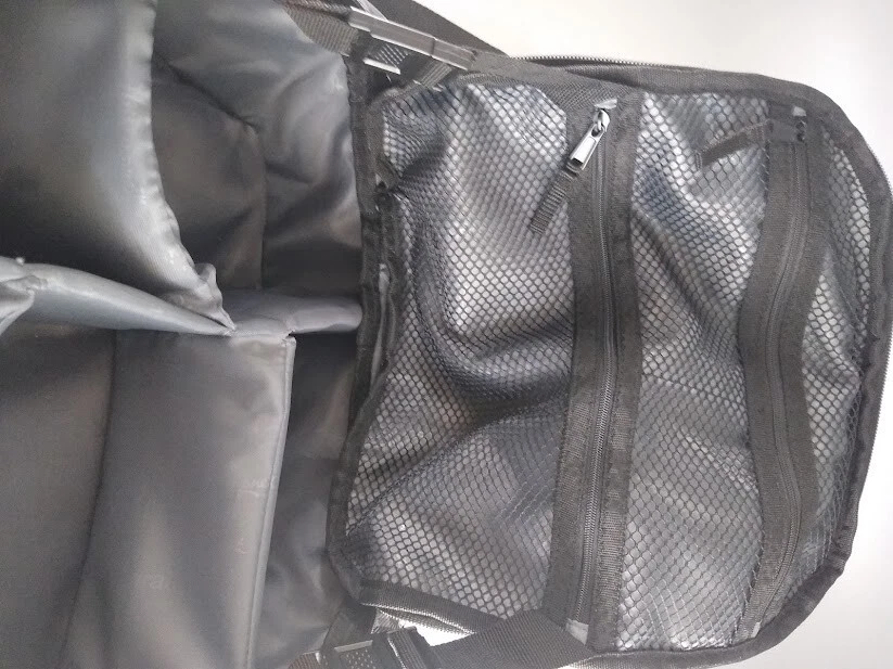 Mochila cruzada Thirty One 31 Hostess Negra Pick Me Plaid Laptop Travel Baby Foto 2 de 4