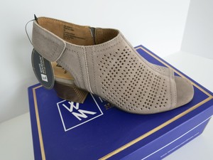 white mountain lorna sandal