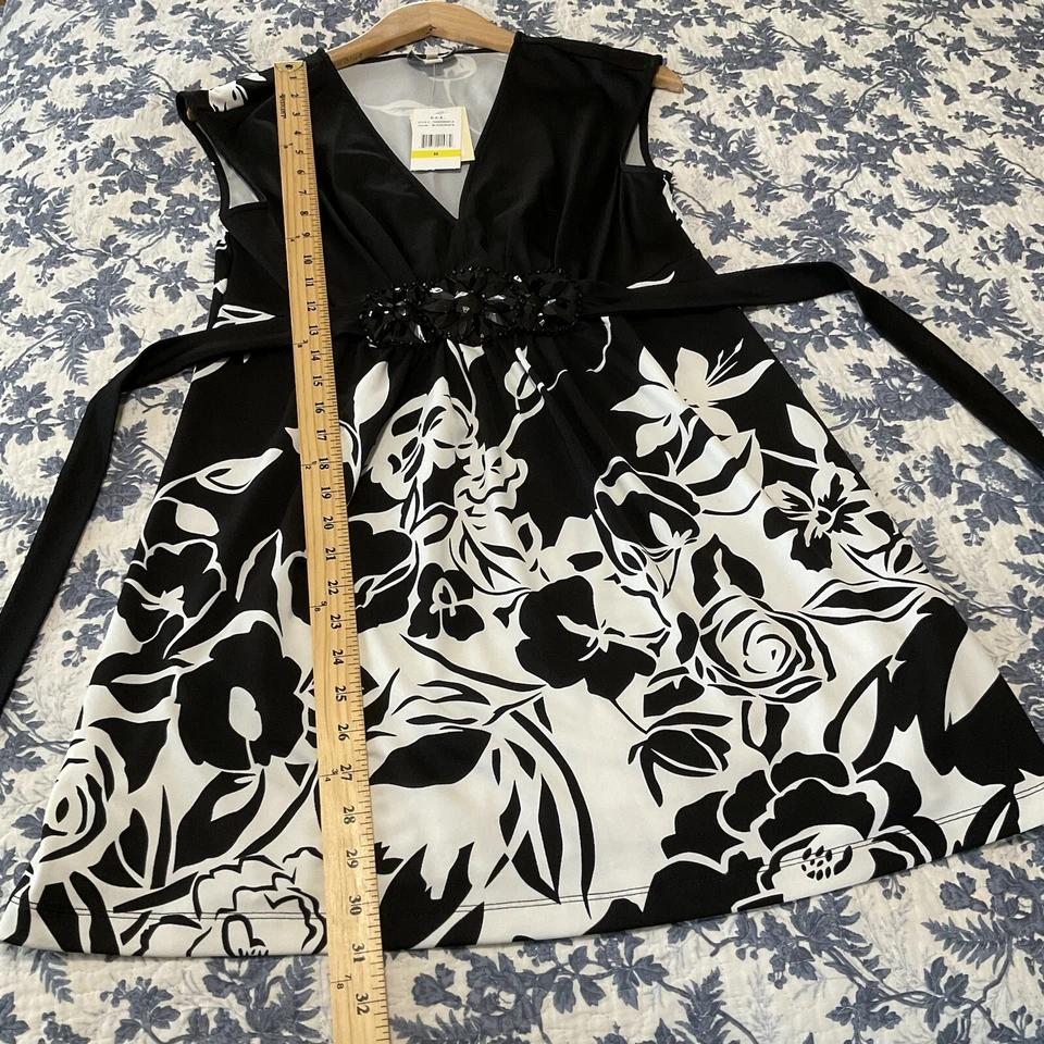 Camisa sin mangas ECI Empire Waist para mujer M con cuentas blanca/negra floral sin mangas Foto 3 de 4