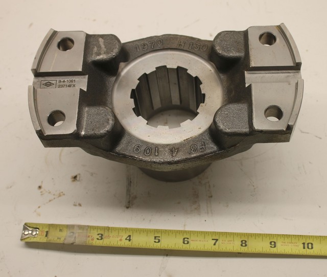 Dana Spicer 841061 Universal Joint UJoint Yoke for Oshkosh MK48 LVS