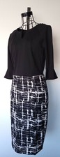 Woosunze Black/White Stretch Sheath dress Flounce Bell Sleeve V-Neck Zip Size M