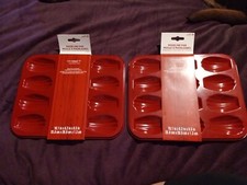LOT OF 2 MADELINE PANS  NON-STICK BAKE WARE OVEN SAFE UP TO 410°F 10.1" X 8.2"