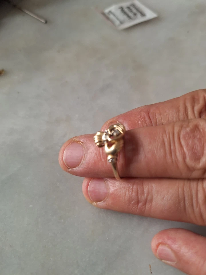 10 Karat Golden Ring with A Small Diamond Size 6 -7 - Image 2 of 4