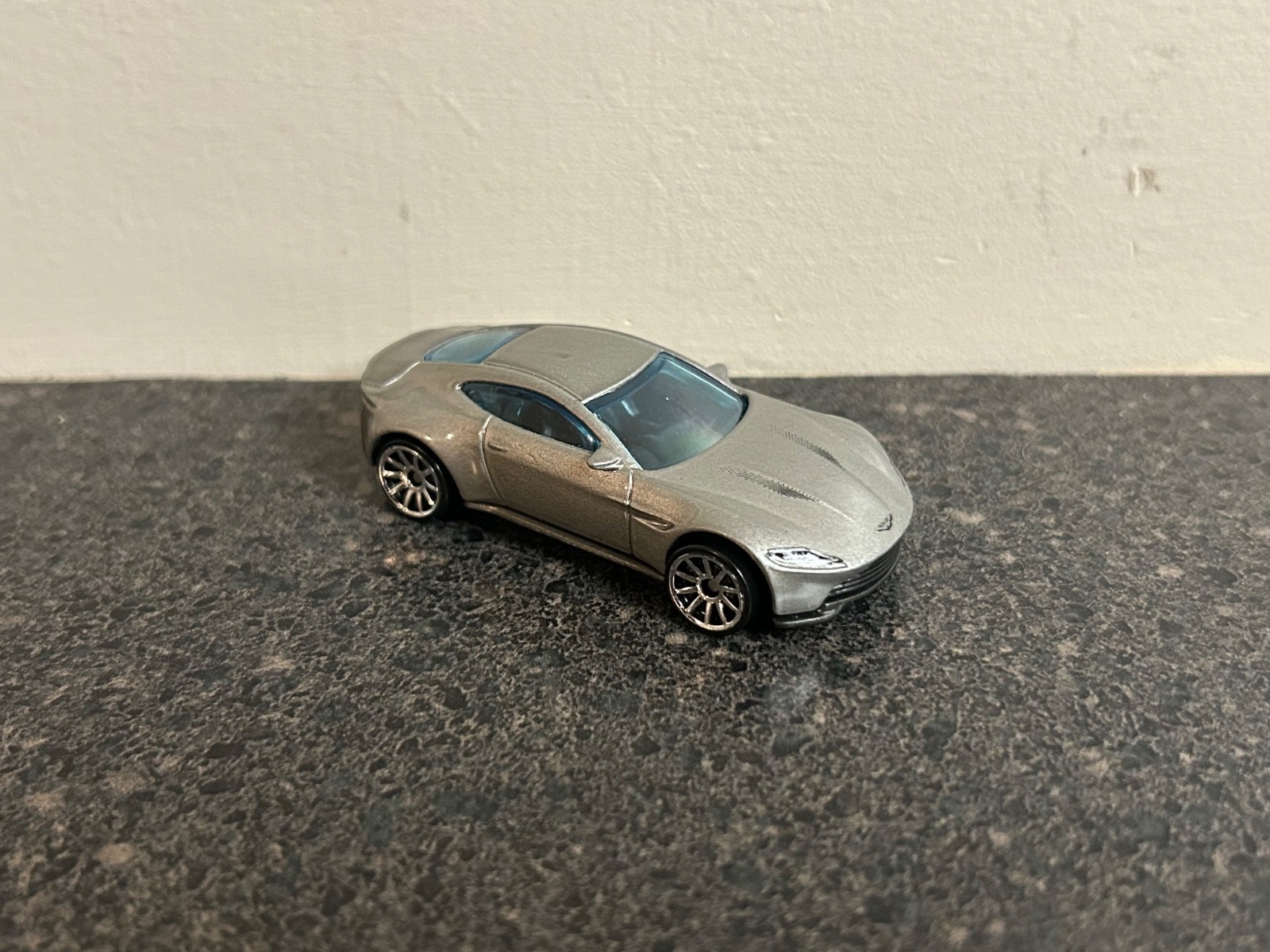 Loose Aston Martin DB10 - Hot Wheels 2017 Exotics