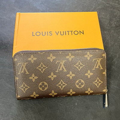 Louis Vuitton Monogram Zip-Around Wallet, Brown, Zipper Logo Women Coin Pocket