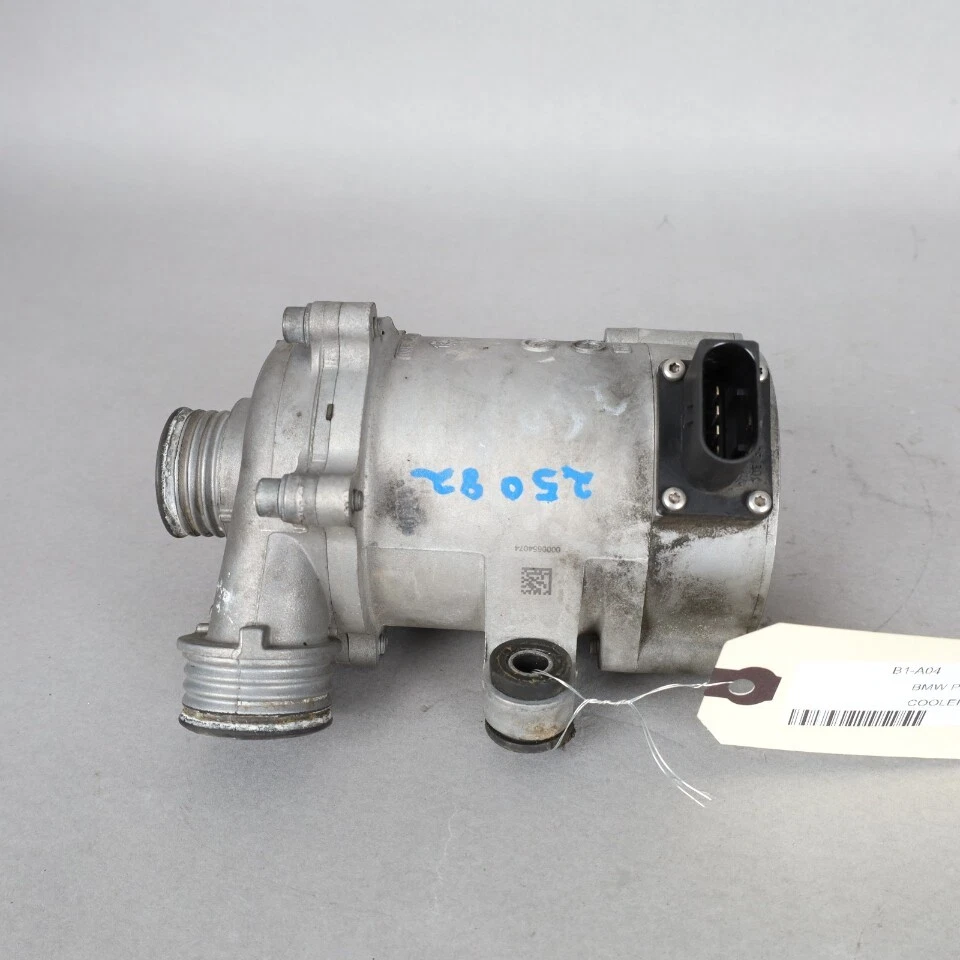 2013-2018 BMW 320i Electric Auxiliary Water Pump 11517597715 OEM Used Foto 4 de 4