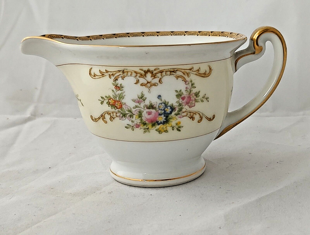 Meito Garland Creamer