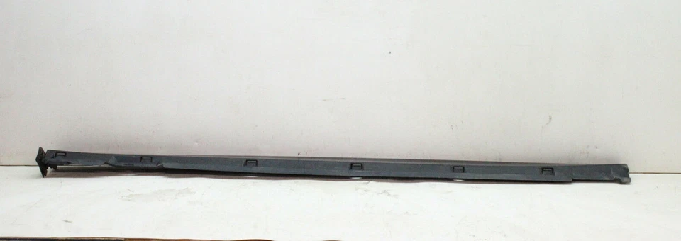 VW CC 2011 lado del pasajero derecho panel basculante moldeado LC9X negro OEM 09 10 11 Foto 3 de 4