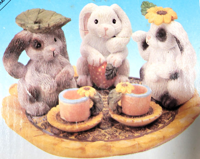 Young's Collectables RABBIT TEA SET, New (30232)