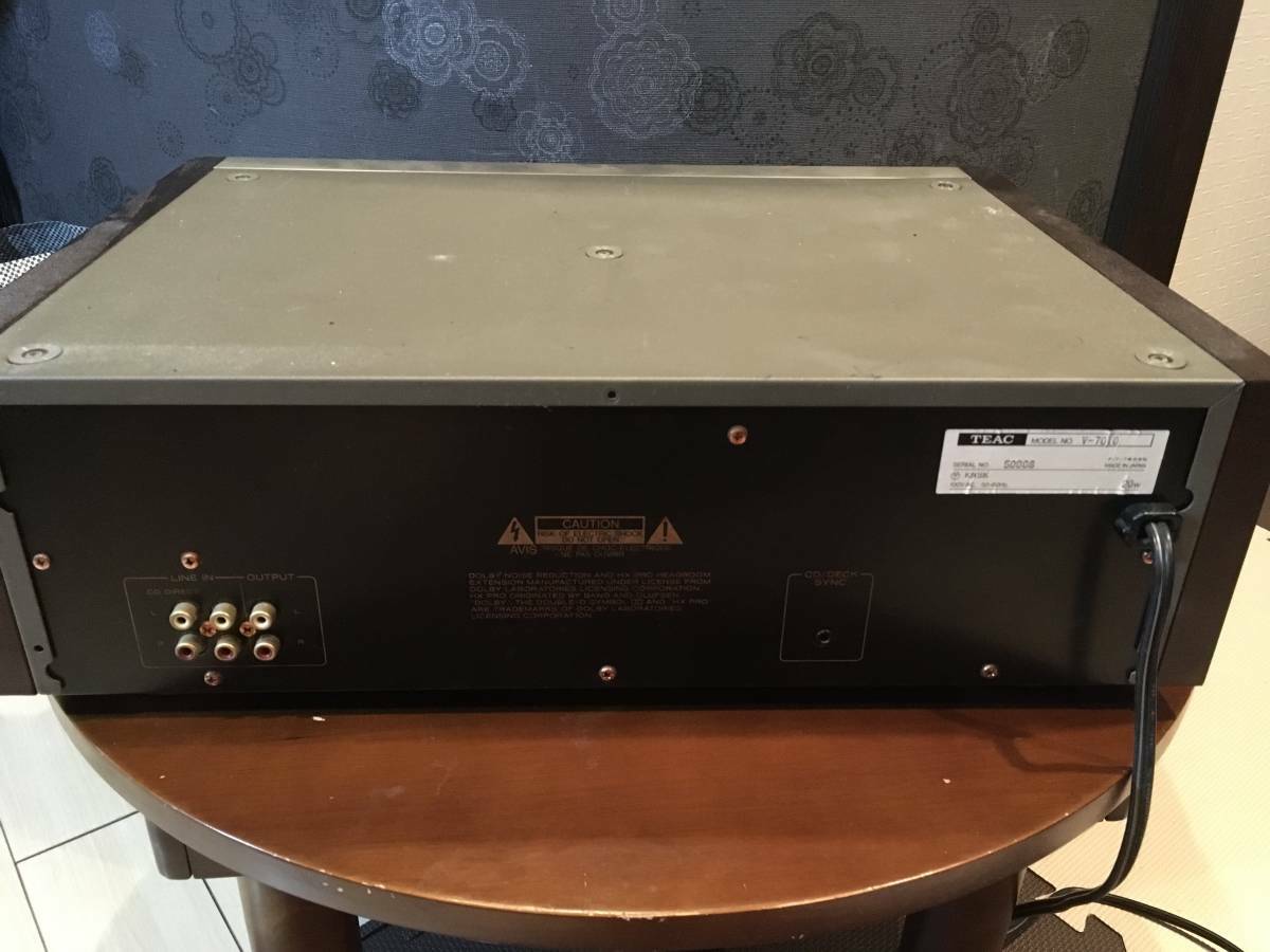 TEAC V-7010 High End 3-Head Quartz PLL Direct Drive Dual TEAC V-7010 High End 3-Head Quartz PLL Direct Drive Dual