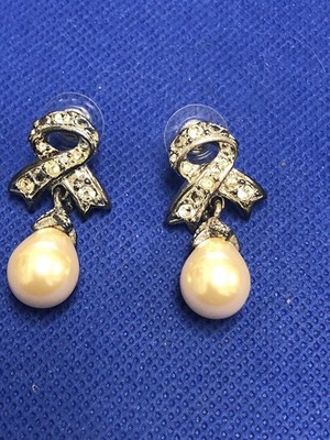VINTAGE CAROLEE SILBERFARBENE KUNSTPERLEN MARKASITEN STRASS OHRHÄNGER