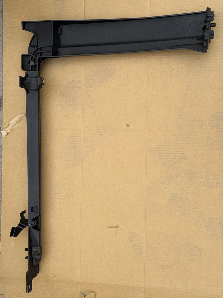 Jeep Wrangler Door Glass Frame - Image 3 of 4