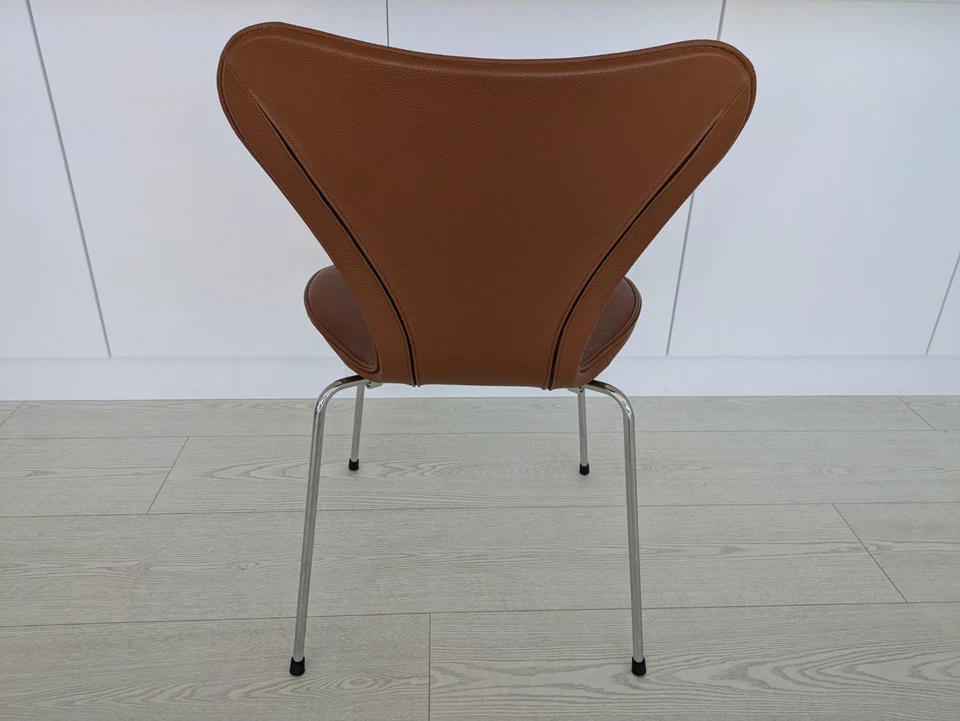 Sillas Fritz Hansen serie 7 con fundas de cuero Mertz Foto 4 de 4