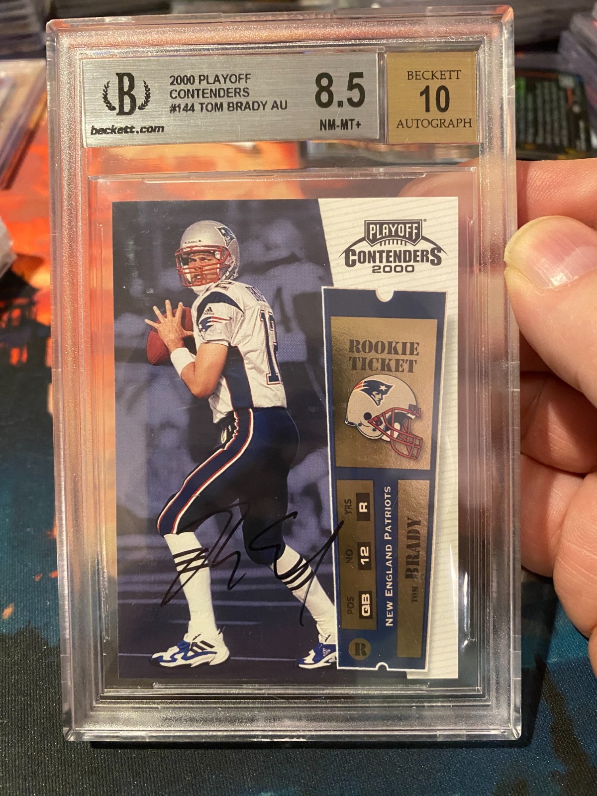 2000 Playoff Contenders Auto Tom Brady BGS 8.5 view 1