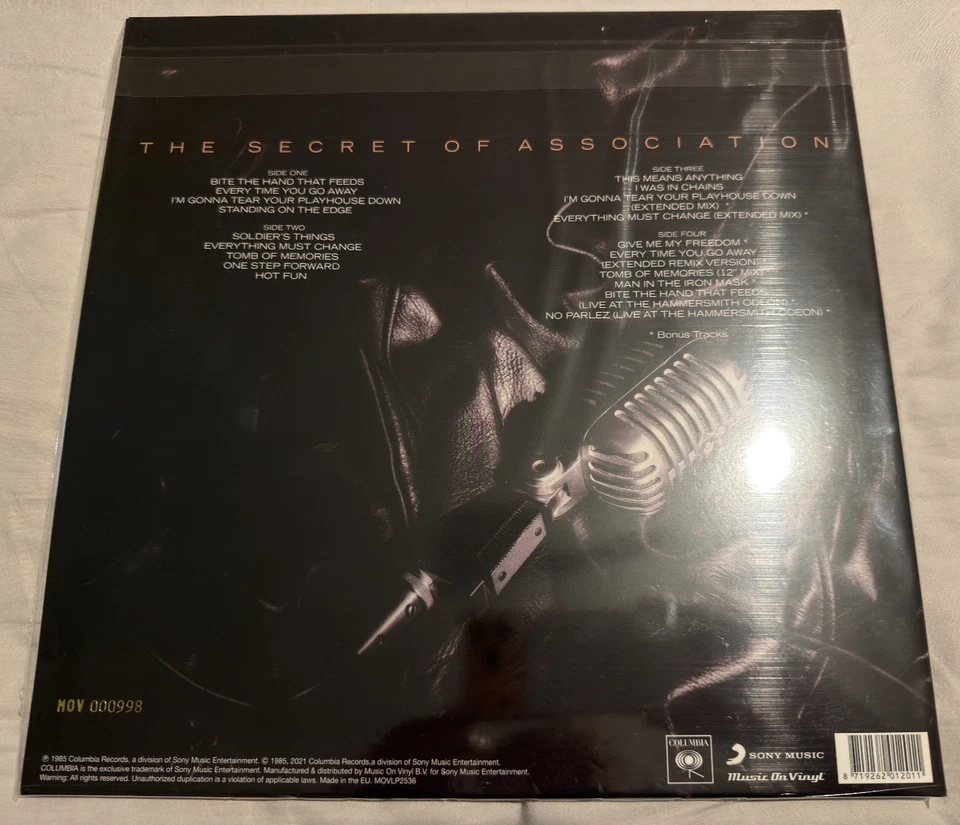 PAUL YOUNG - THE SECRET OF ASSOCIATION - SIGNED LIMITED GOLD & BLACK VINYL - SDE - Image 4 of 4