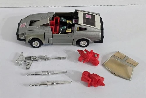 B-166 VINTAGE 1980'S HASBRO G1 TRANSFORMERS BLUESTREAK ACTION FIGURE