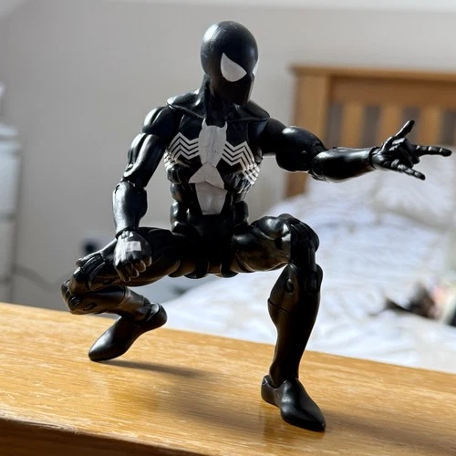 Marvel Legends Retro Collection Symbiote Spider-Man Figure