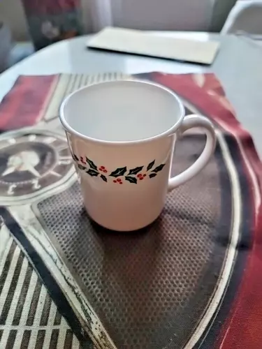 Corning USA Corelle Holly Mug Coffee Tea Holiday White Vintage Christmas