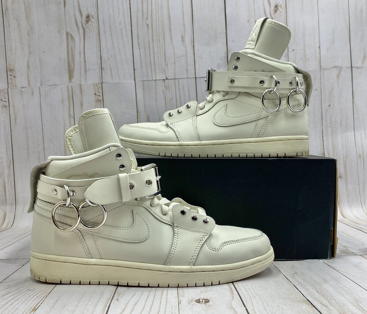 nike Comme Des Garcons x Air Jordan Retro 1 White Size 8 nike Comme Des Garcons x Air Jordan Retro 1 White Size 8