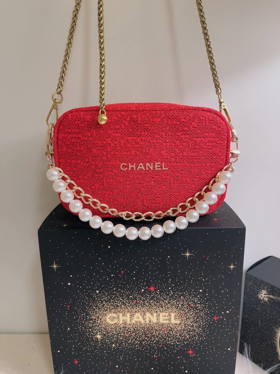 ❤️CHANEL 2021 HOLIDAY RED❤️LIMITED EDITION MAKE UP BAG/CROSSBODY ❤️