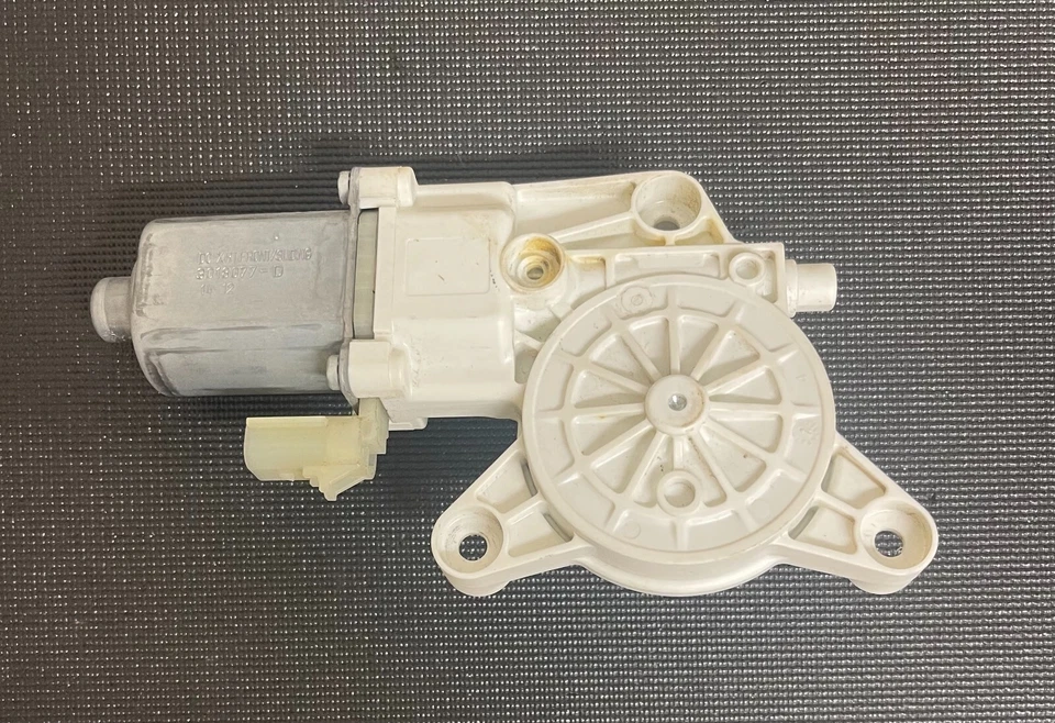 12 13 14 15 16 17 18 19 20 DODGE CARAVAN RAM FRONT LEFT DOOR WINDOW MOTOR OEM - Image 2 of 4