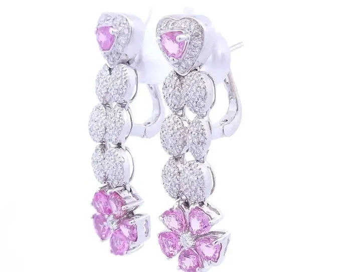 Bonitos pendientes colgantes para mujer con diseño floral de turmalina y zafiro de 4,80 TCW Foto 2 de 4