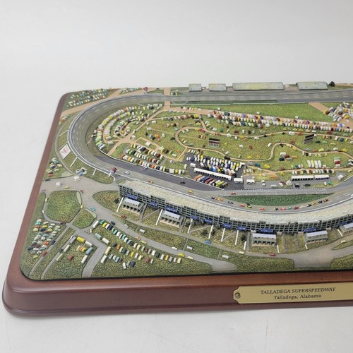 Taladega Superspeedway Track Scale Model Diarama From The Dunbury Mint - Picture 6 of 7