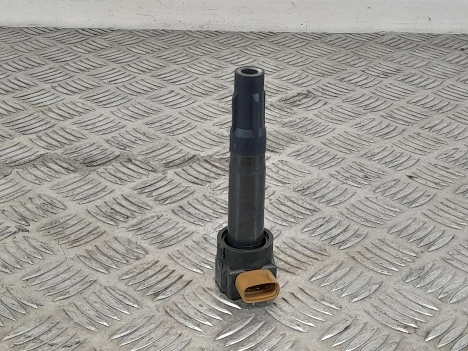 SUZUKI SWIFT Mk3 2009-2017 Ignition Coil Pack  - Image 2 of 4