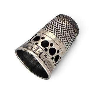 Rare Early 1800s Silver Thimble Steel Top Pierced Circular Border No Resv #23