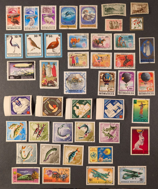 Mongolia - Nice lot of 44 M/U stamps, MNH and CTO, VF.