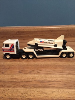 BUDDY L ~ NASA SEMI- TRUCK & TRAILER W/ SPACE SHUTTLE CHALLENGER