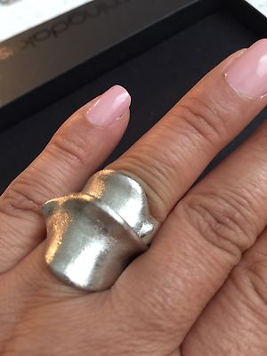 Rivka Friedman Ring Size 7 Rhodium Plated Brushed Ribbon.