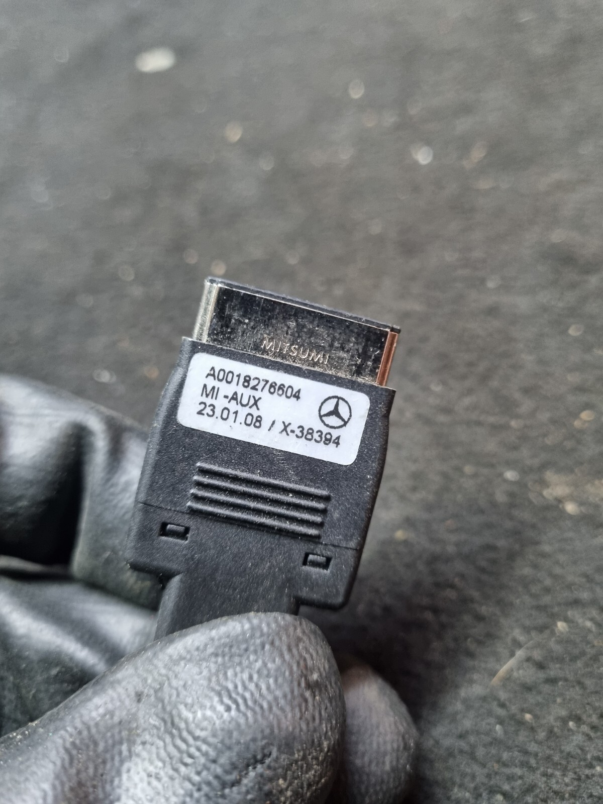 USB/AUX/IPOD Connecting Cable - 207 - Genuine - Mercedes 
