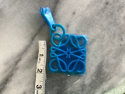 100% Authentic Loewe logo keychain in the color Canyon | eBay