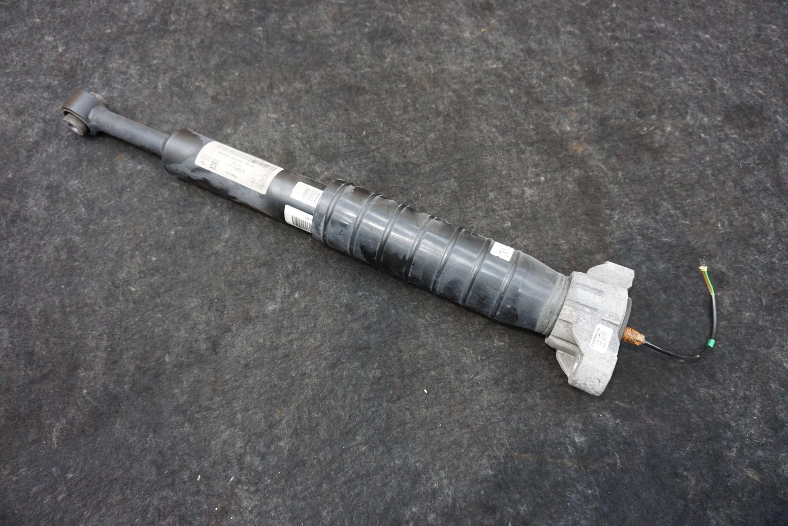 Rear Left Or Right Shock Absorber Strut 670105403 Maserati Quattroporte S 14-17+