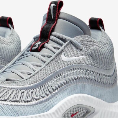 NIKE COSMIC UNITY 3 (SIZE 11.5)