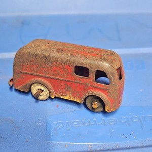 Vintage 1930s Toy Vehicle Van Body Shell w/ Wheels & Axles Red