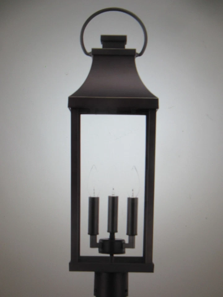 Linterna de poste exterior de bronce frotado de 3 luces de vidrio transparente Bradford Capital Lighting Foto 4 de 4