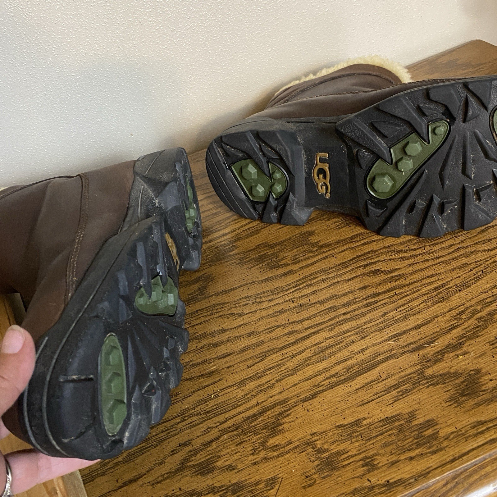 SAOLA Stivali Uggs stile donna # 5385 pelle zip suola gomma taglia 10