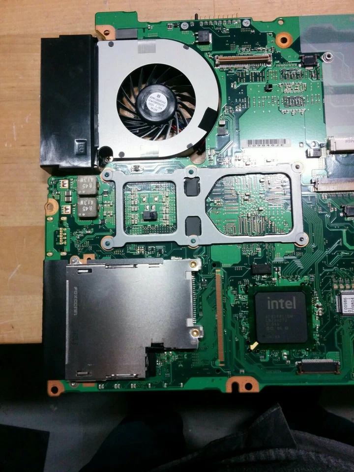 Toshiba Satellite Pro S300l mainboard C09846JE with CPU & heatsink Complete kit - Image 3 of 4