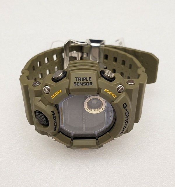 sport watch price 200