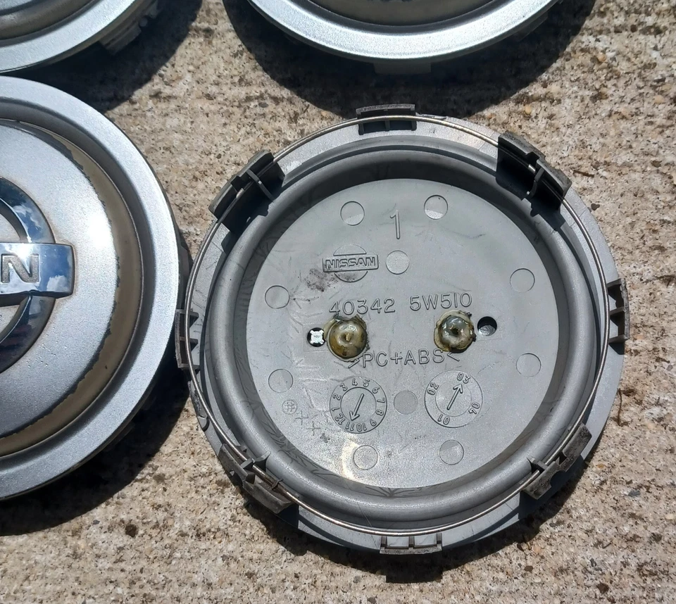 Juego de 4 tapas centrales Nissan Frontier Xterra Pathfinder, 2002-2004 p/n 40342 5W510 Foto 3 de 3