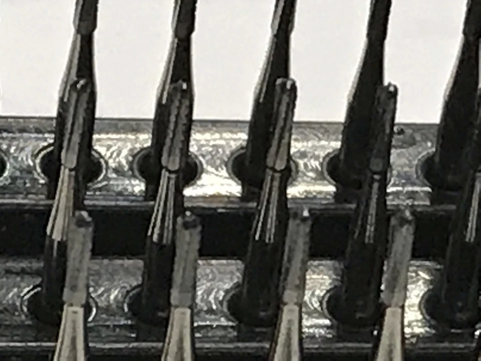 FG 1556 Genuine Kerr Carbide Burs (3 X 10). 30 Dome Fissure Cross Cut Burs - Image 2 of 4