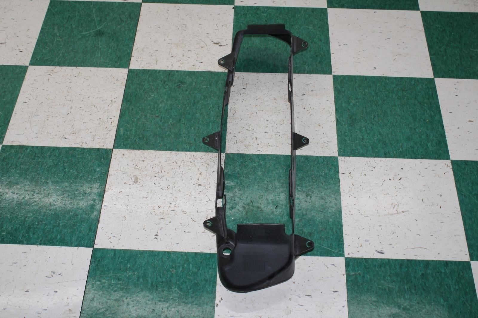 14-17 GHIBLI Front OEM Radiator Center Air Baffle Duct Assembly Factory Shroud