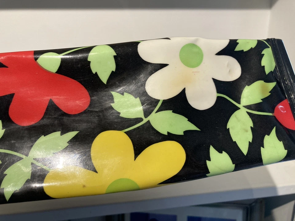 VTG MOD-GROOVY 60-70s-FLORALS PVC Vinyl Tote Black Red Yellow White 10"X13"X4" - Image 3 of 4