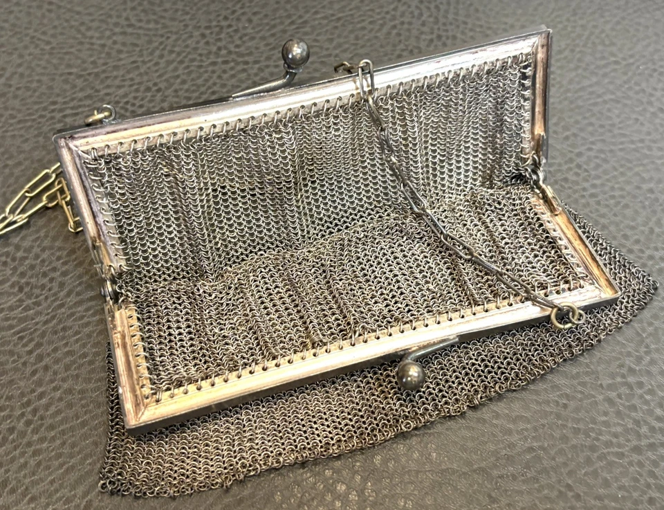 Cartera antigua de malla de cota de malla plateada de los años 20 elegante Art Deco Downton Abbey vintage Foto 3 de 4