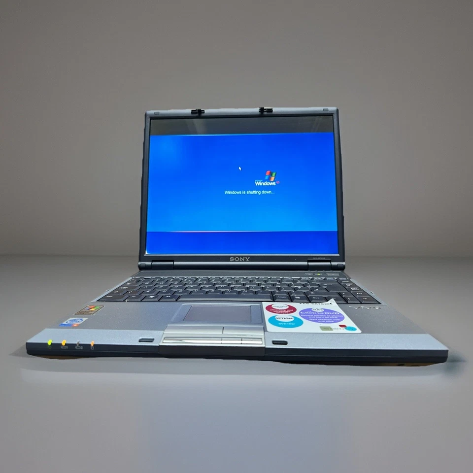 Vintage Sony Vaio Laptop 15” Model PCG-8N2M Pentium 4 512MB Ram 60GB HDD Win XP - Image 3 of 4