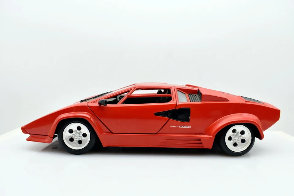 1:18 Scale Lamborghini Countach Red Polistil Road Vehicles - Image 4 of 4
